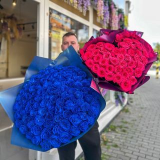 Která barva si více získala tvou oblibu dnes? 👀 Modré nebo růžové? 👀🌹 Hoď nám názor do komentáře 🔥 www.ruzemichael.cz