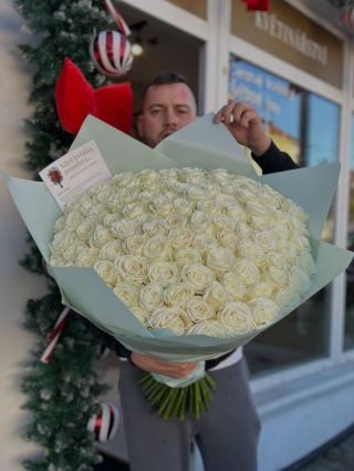 Když kytice tak pořádná 🤩 a bílá jako sníh 🌺🌹 co na ni říkáš? 🔥👀 www.ruzemichael.cz